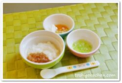 離乳食46日1回目りんごパン粥