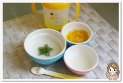 離乳食26日目10倍粥ほうれん草とろとろ乗せ