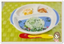 離乳食93日1回目【中期】ほうれん草粥