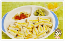 離乳食158日1回目かぼちゃクリームのサンドイッチ